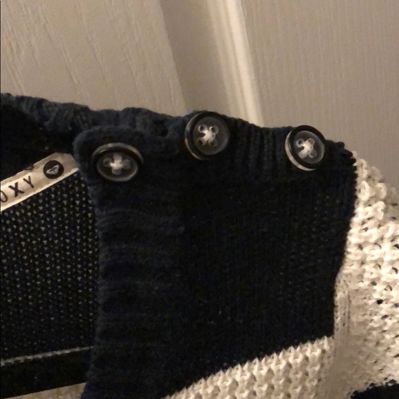 EUC Roxy knit sweater. Black and white stripe - Picture 4 of 4